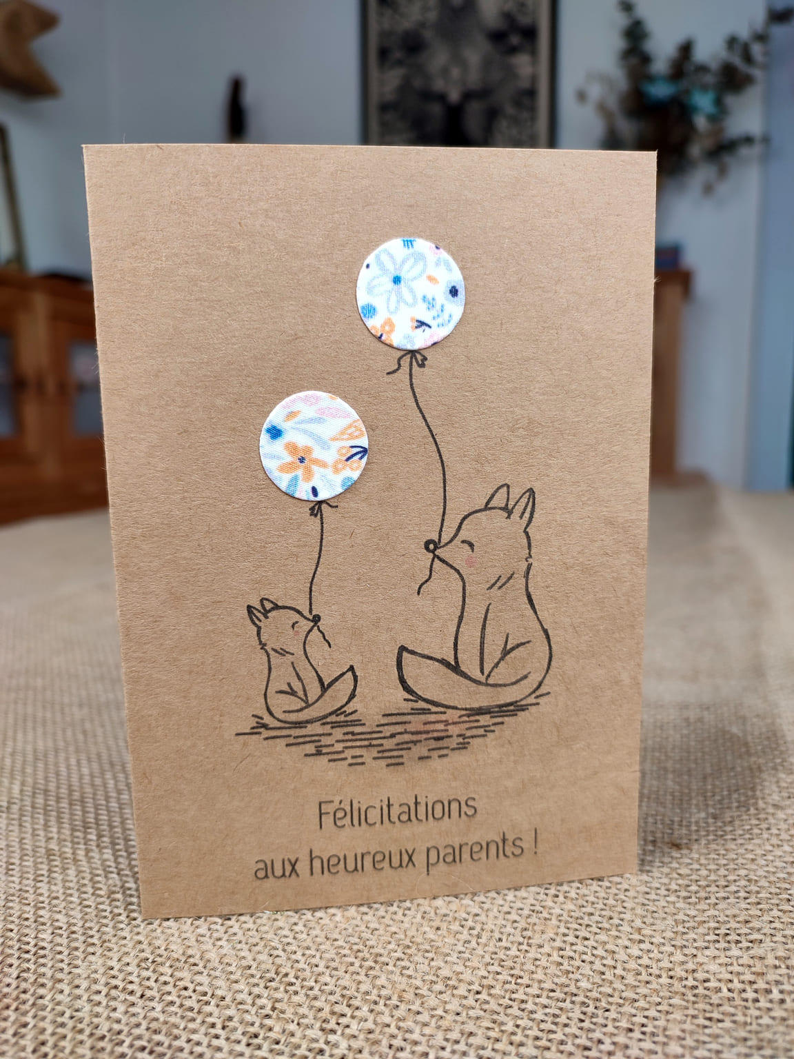 Carte en papier et tissu Félicitations aux heureux parents - Ballons bleu rose jaune