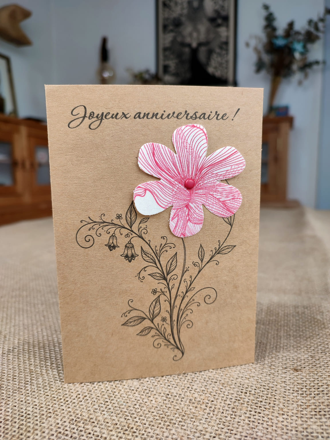 Carte en papier et tissu Joyeux anniversaire Fleur découpée rose